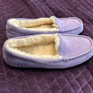 Ugg moccasin slippers. In size 10, never worn.